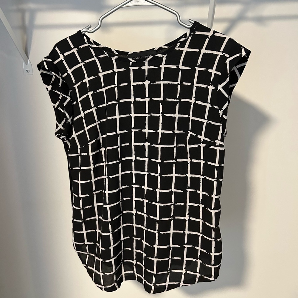 🧡5/$25🧡Chic Black and White Checkered Women's Blouse